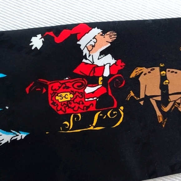 HALLMARK Novelties Men's Holiday Tie Santa In Sleigh With Reindeer - Picture 4 of 12